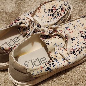 Hey Dude Womens Size 9